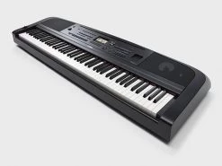 Yamaha DGX-670