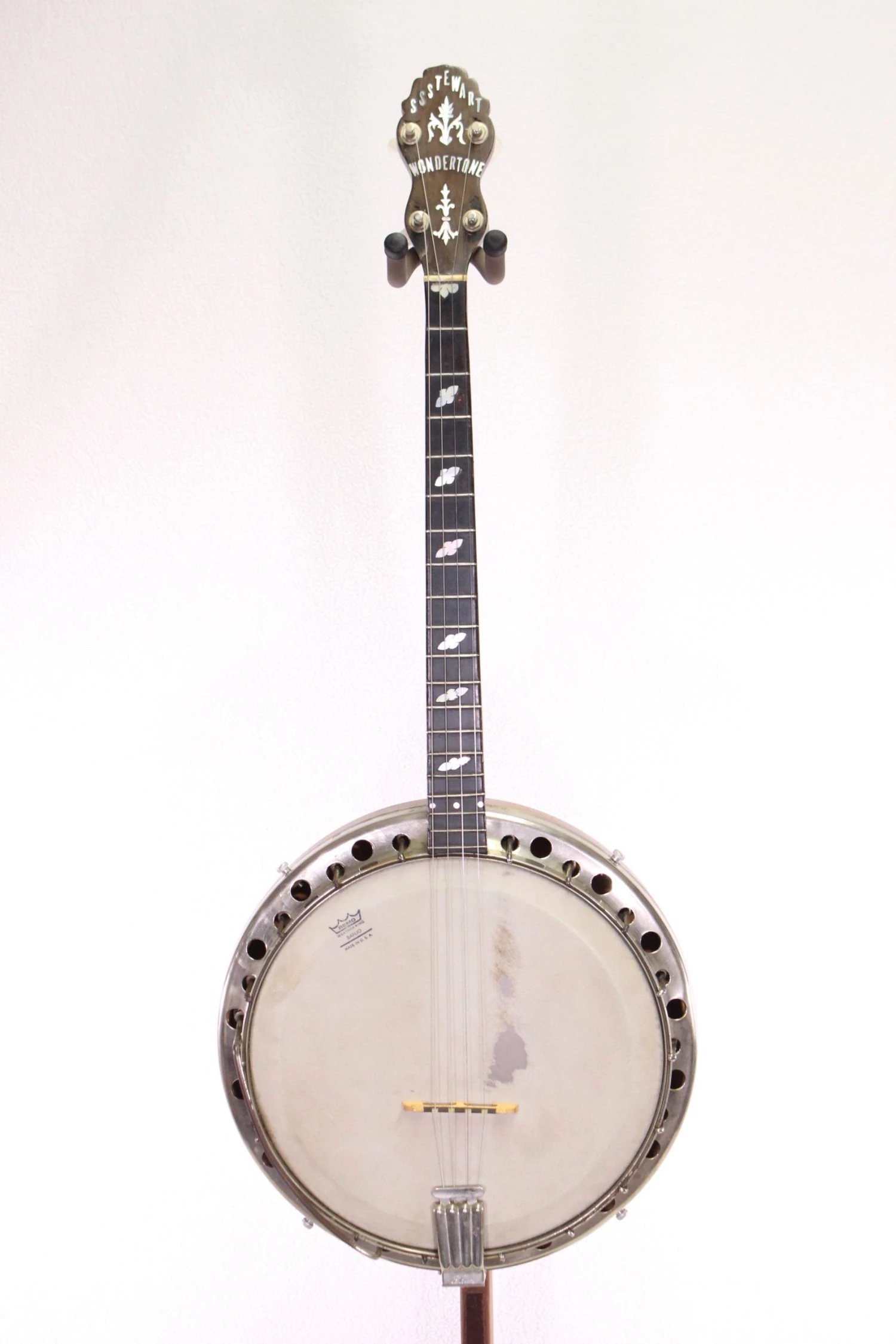 Used SS Stewart Wondertone 19 Fret Tenor Banjo 3 Used SS Stewart Wondertone 19 Fret Tenor Banjo