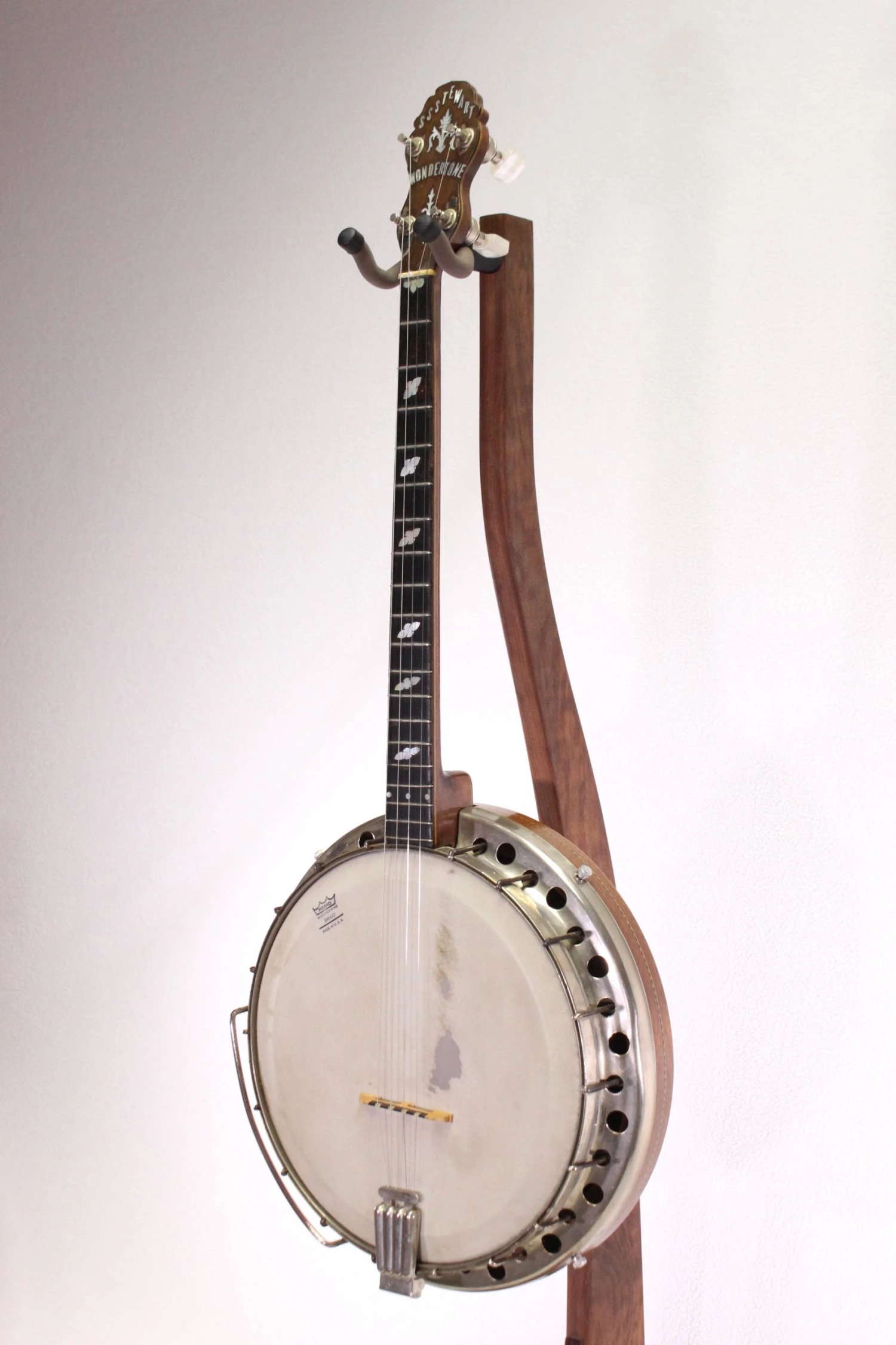 Used SS Stewart Wondertone 19 Fret Tenor Banjo 9 Used SS Stewart Wondertone 19 Fret Tenor Banjo