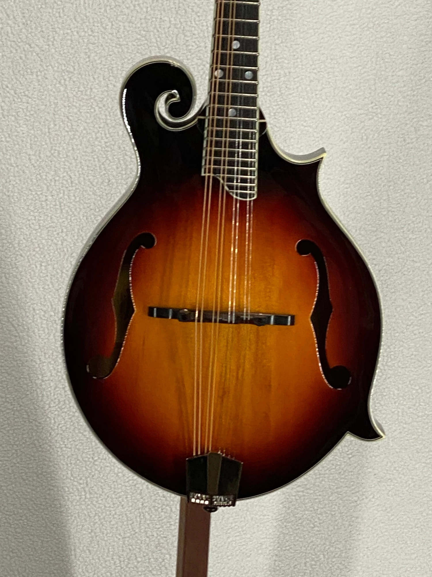 Mandolins Eastman MD515 Classic Sunburst SN:N2004303 2 Mandolins Eastman MD515 Classic Sunburst SN:N2004303
