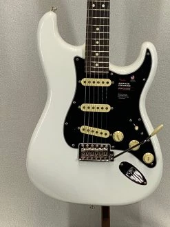 Fender American Performer Stratocaster Arctic White SN:US210080863