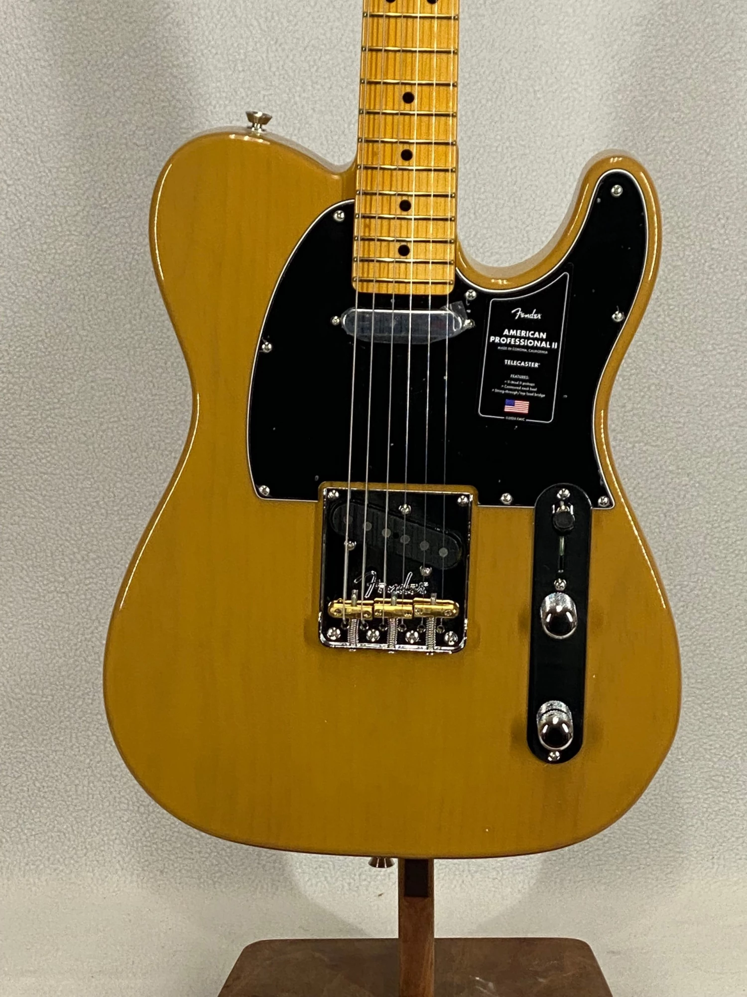 Fender American Professional II Telecaster Butterscotch Blonde SN:21032313 2 Fender American Professional II Telecaster Butterscotch Blonde SN:21032313