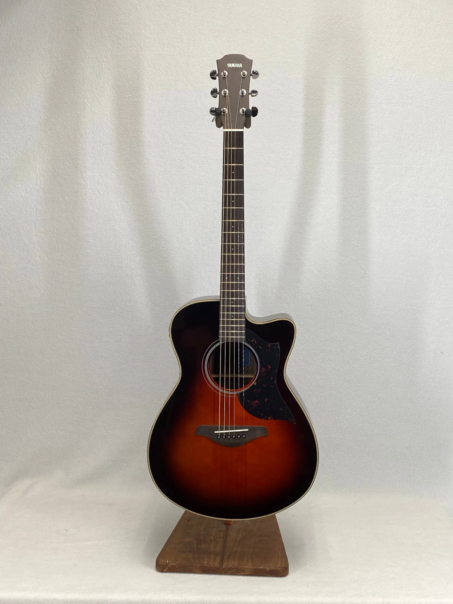 Acoustic Yamaha AC1R Tobacco Brown Sunburst SN:IHJ030162 1 Acoustic Yamaha AC1R Tobacco Brown Sunburst SN:IHJ030162