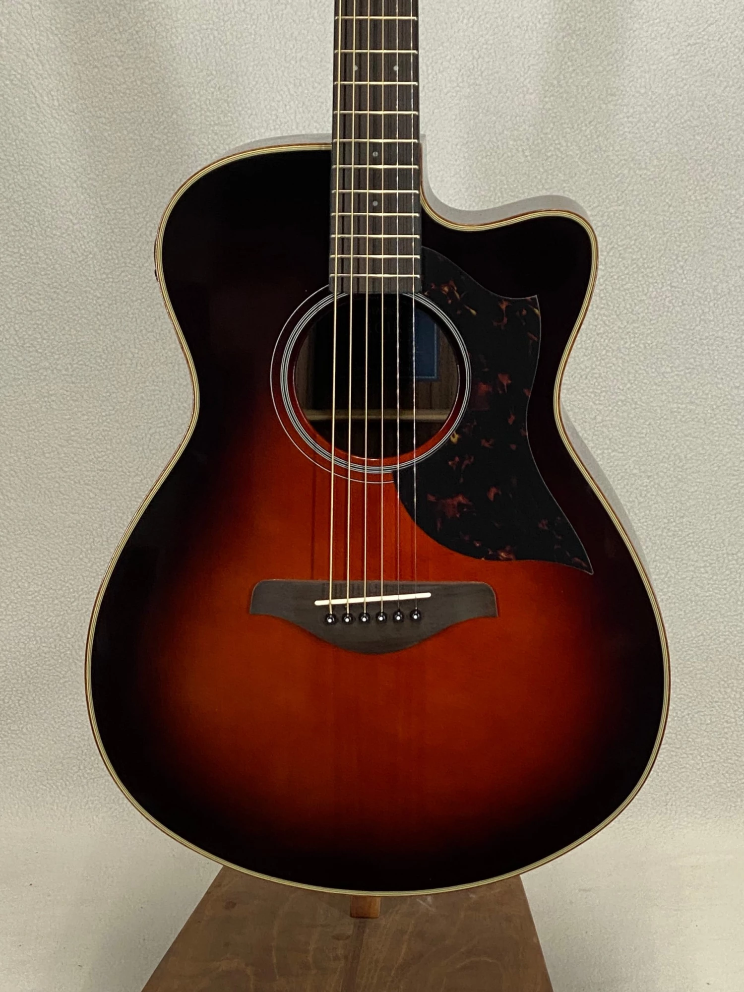 Acoustic Yamaha AC1R Tobacco Brown Sunburst SN:IHJ030162 2 Acoustic Yamaha AC1R Tobacco Brown Sunburst SN:IHJ030162