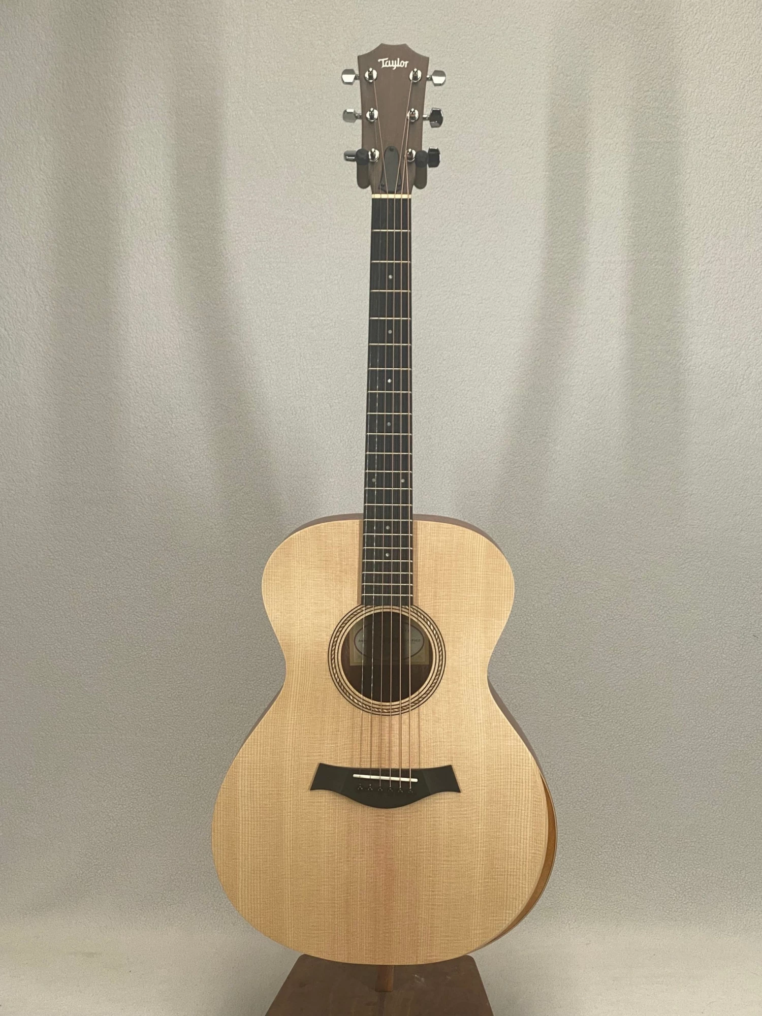 Acoustic Taylor Academy 12 Left Handed SN:2210121413 1 Acoustic Taylor Academy 12 Left Handed SN:2210121413
