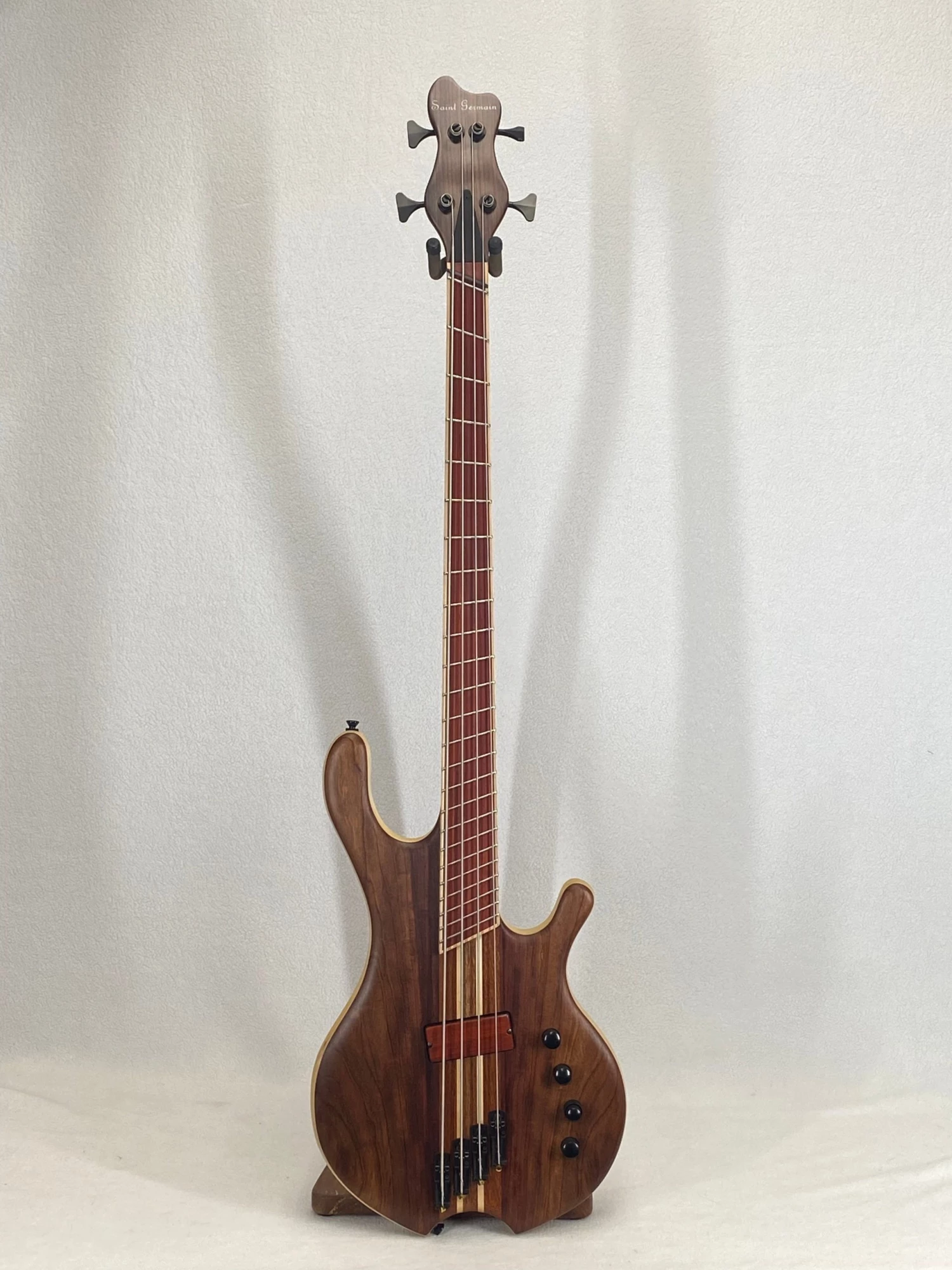 Used Saint Germain Bass Basses 1 Used Saint Germain Bass Basses