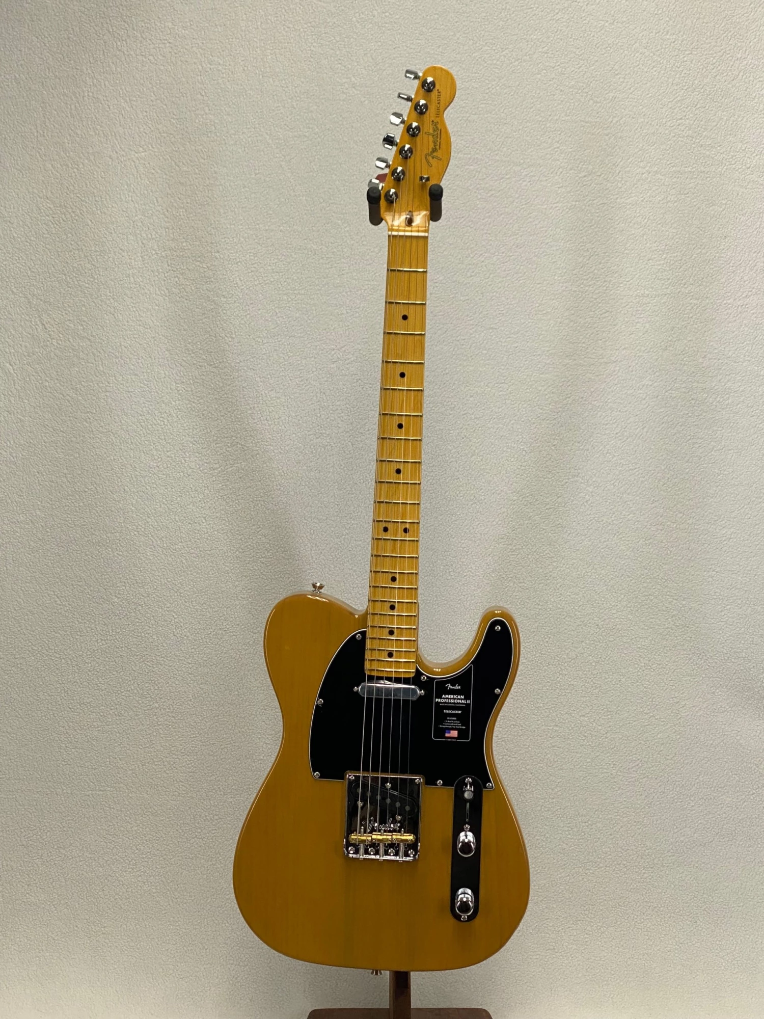 Electric Fender American Professional II Telecaster Butterscotch Blonde SN:US210077711 1 Electric Fender American Professional II Telecaster Butterscotch Blonde SN:US210077711
