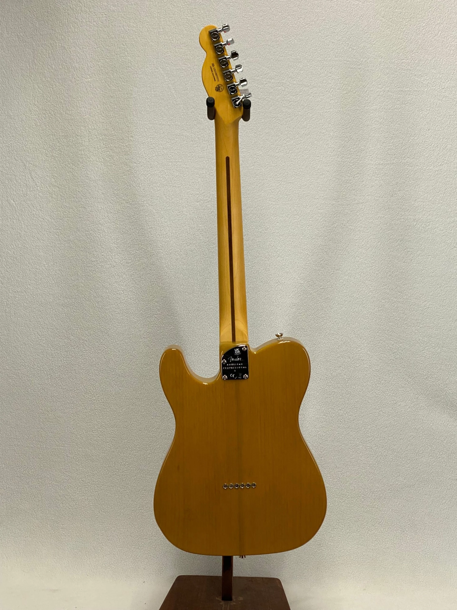Electric Fender American Professional II Telecaster Butterscotch Blonde SN:US210077711 4 Electric Fender American Professional II Telecaster Butterscotch Blonde SN:US210077711