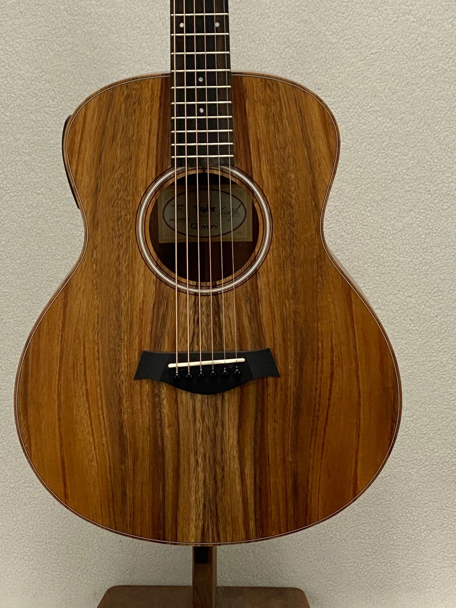 Taylor GS Mini-e Koa SN:2203232233 Acoustic 2 Taylor GS Mini-e Koa SN:2203232233 Acoustic