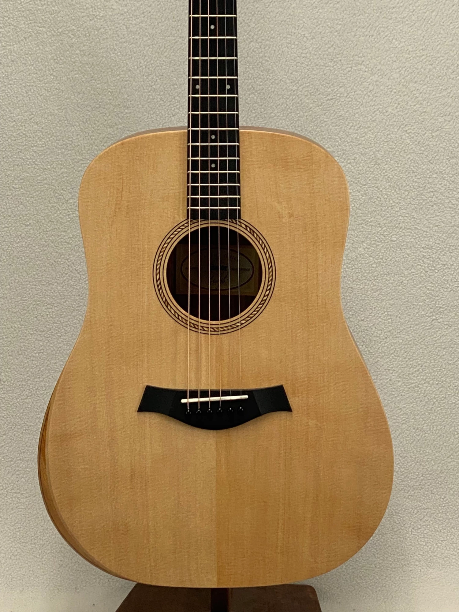 Acoustic Taylor Academy 10 SN:2204122502 2 Acoustic Taylor Academy 10 SN:2204122502