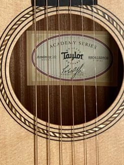 Acoustic Taylor Academy 10 SN:2204122502 13 Acoustic Taylor Academy 10 SN:2204122502