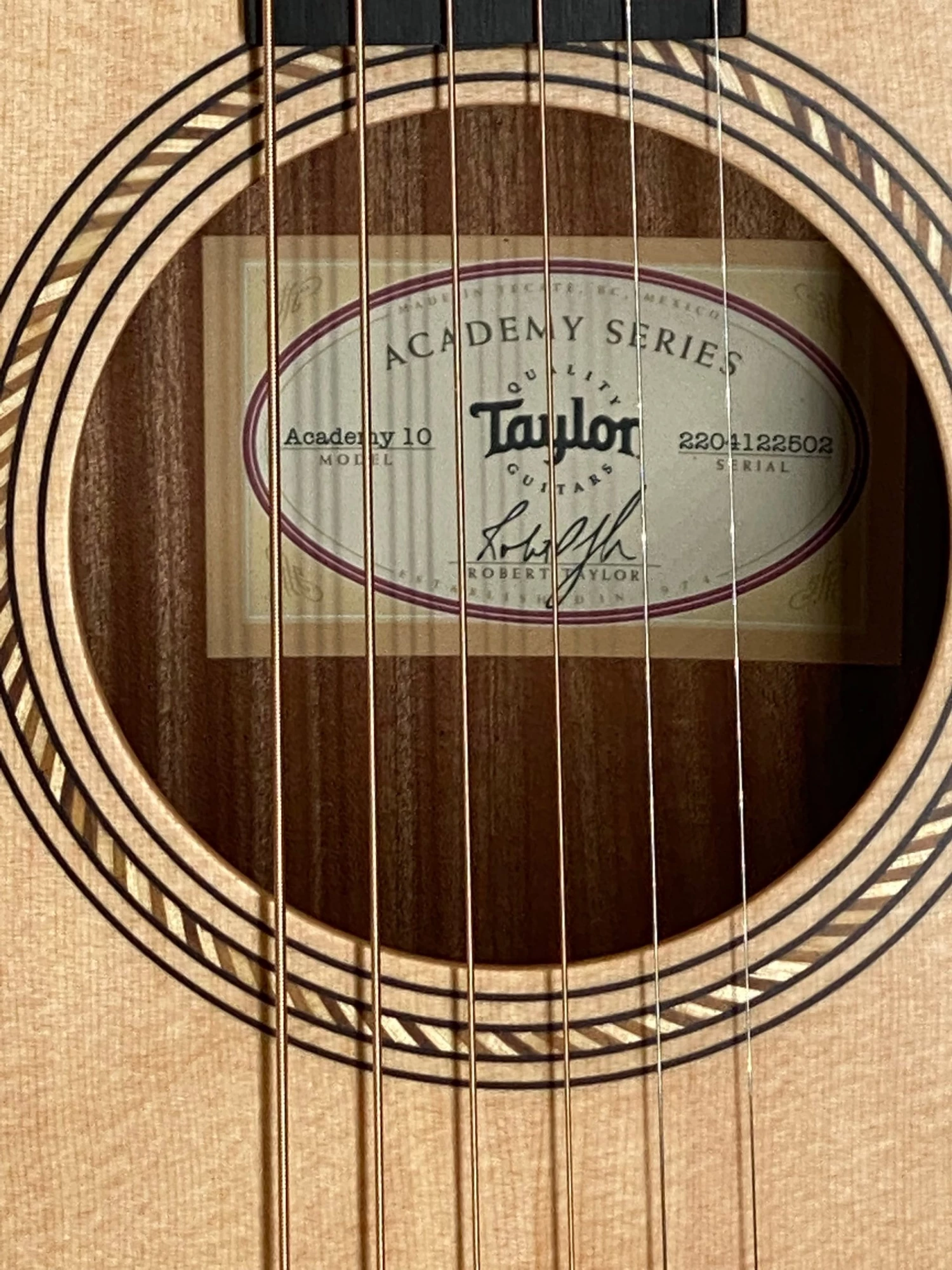 Acoustic Taylor Academy 10 SN:2204122502 4 Acoustic Taylor Academy 10 SN:2204122502