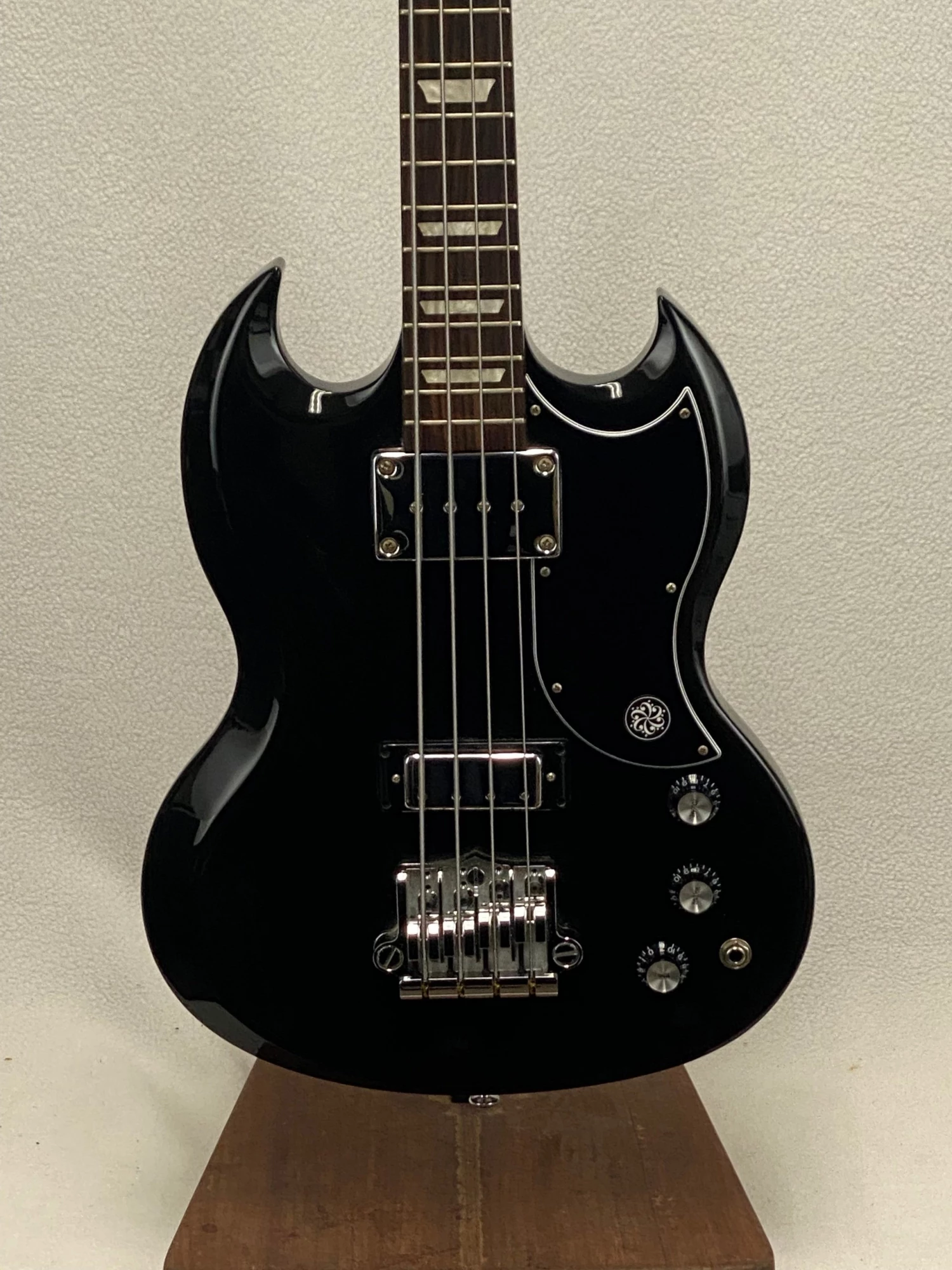 Basses Used 2018 Gibson SG Bass Ebony 2 Basses Used 2018 Gibson SG Bass Ebony