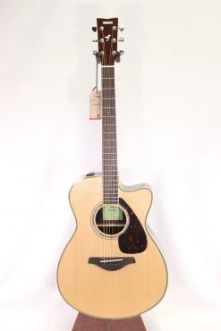 Yamaha FSX830C Small Body Acoustic/Electric Guitar