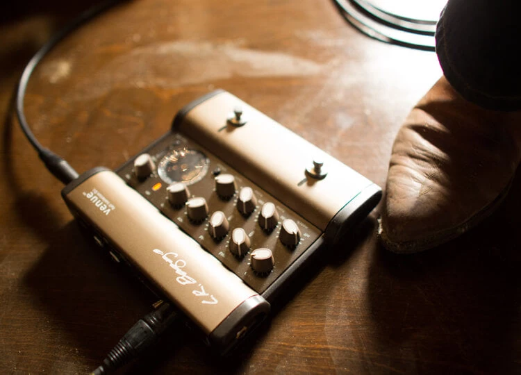 Accessories LR Baggs Venue DI Acoustic Guitar Preamp Pedal 5 Accessories LR Baggs Venue DI Acoustic Guitar Preamp Pedal