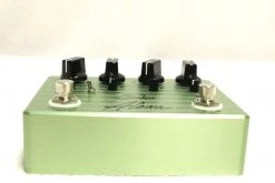 Pedals Suhr Alexa Dual Channel Analog Chorus/Vibrato Effects Pedal